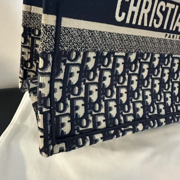 Dior Book Tote Medium Blue Oblique - Picture 5 of 11